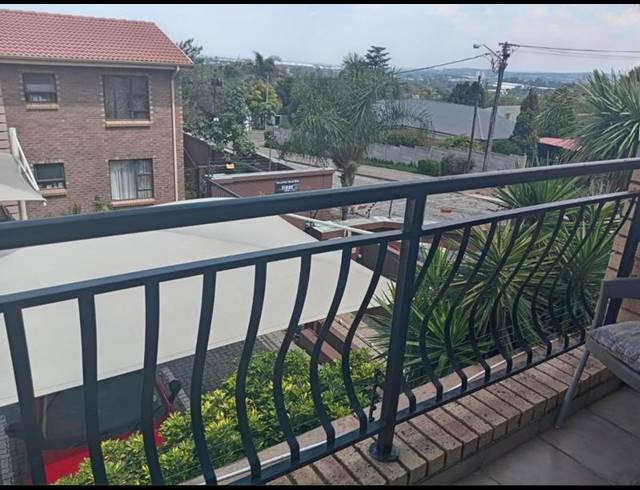 2 BEDROOM TOWNHOUSE FOR SALE IN PRIMROSE HILL